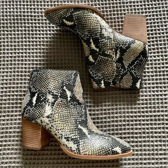 Madewell Rosie Snake Embossed Leather Ankle Wooden Stack Heel Boots, 7 - Picture 6 of 10